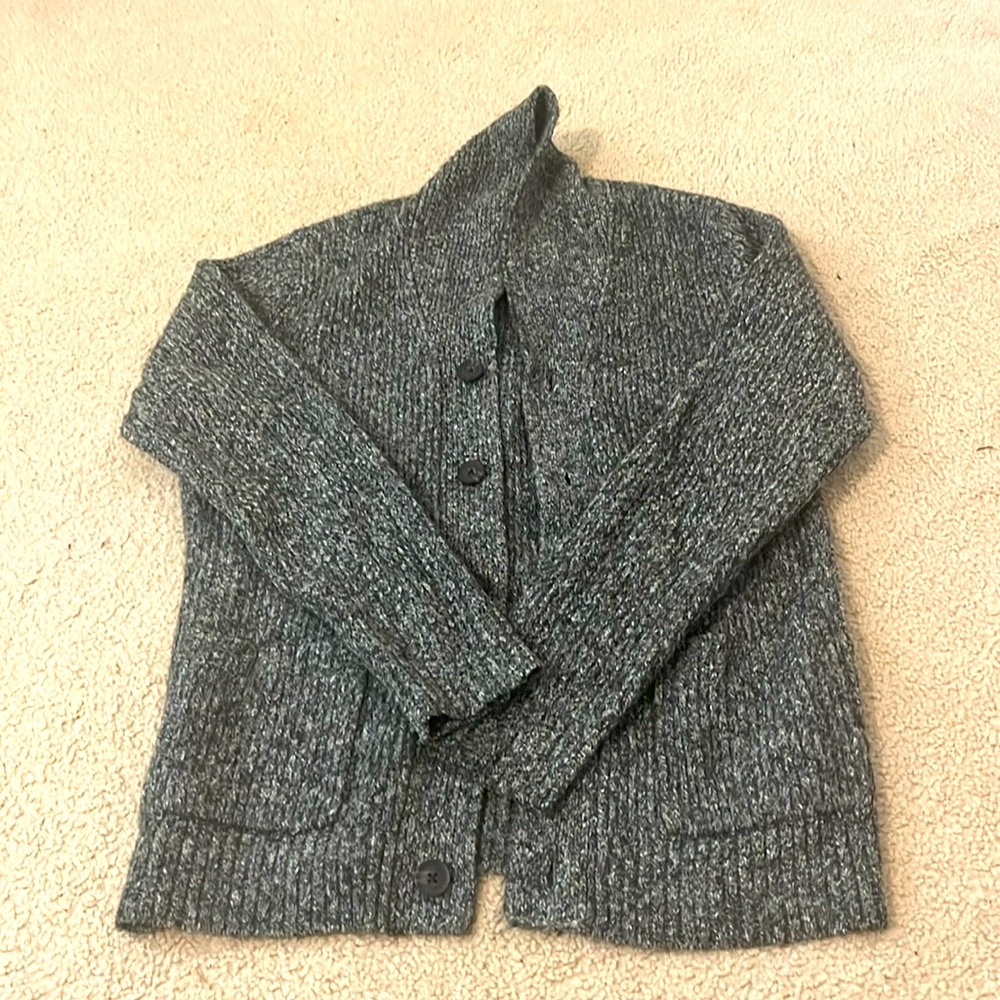Old Navy grey sweater